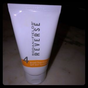 REVERSE BROAD SPECTRUM SPF 50+ SUNSCREEN
